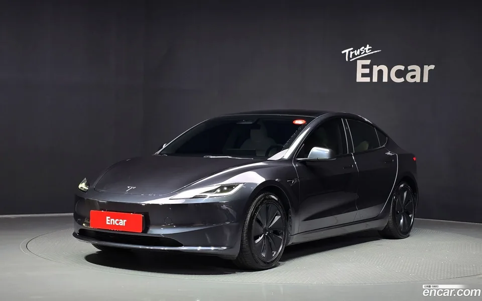 Tesla Model 3 2025