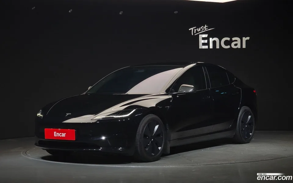 Tesla Model 3 2024