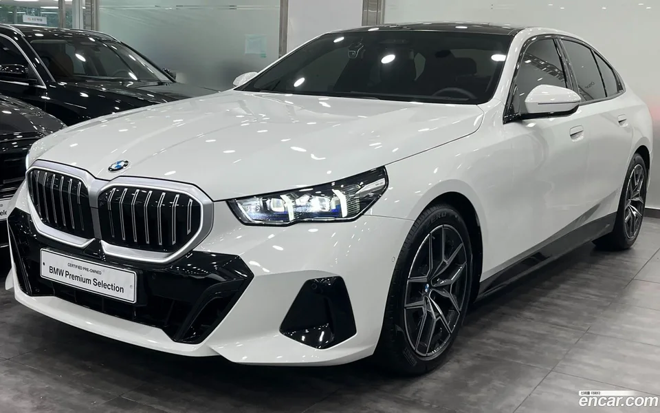 BMW 5 Series 2025