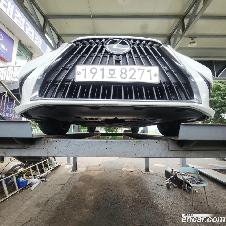 Lexus ES 300h 2023