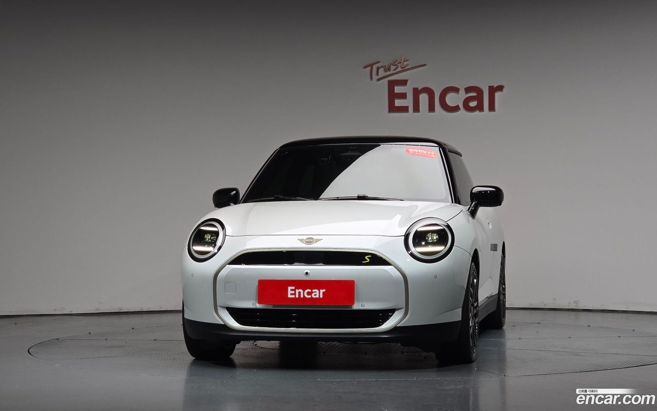 MINI Cooper Electric 2024 — 3