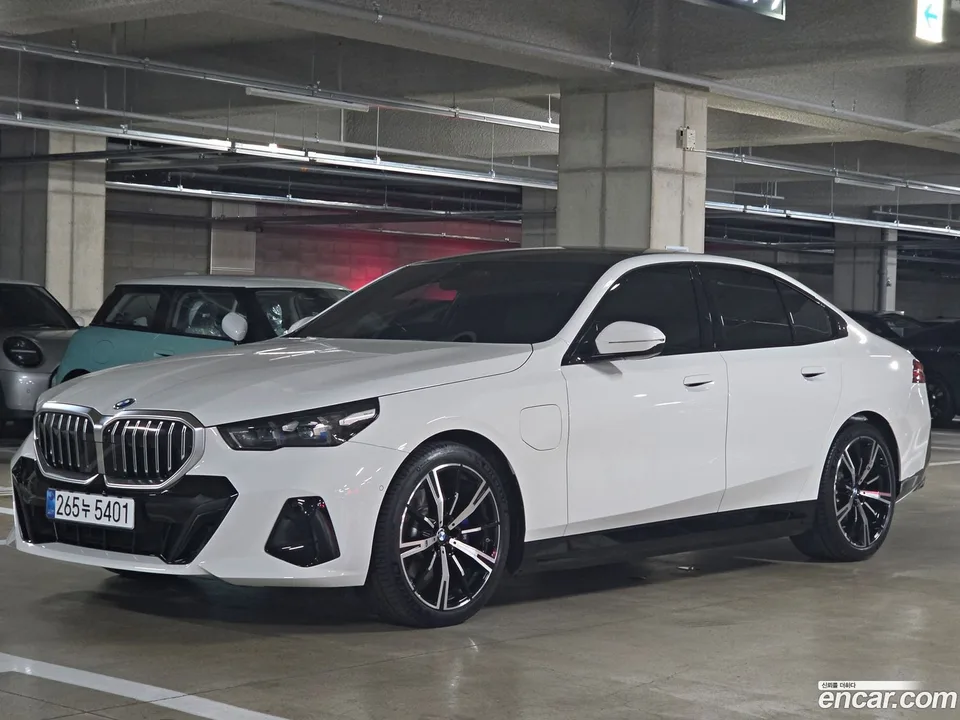 BMW 5 Series 2025