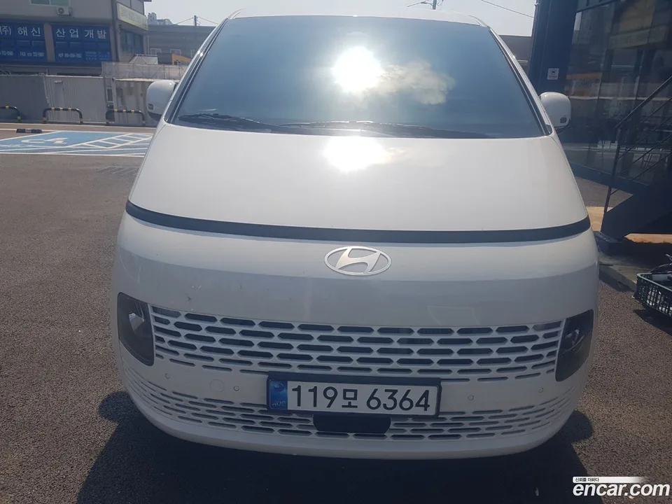 Hyundai Staria 2025