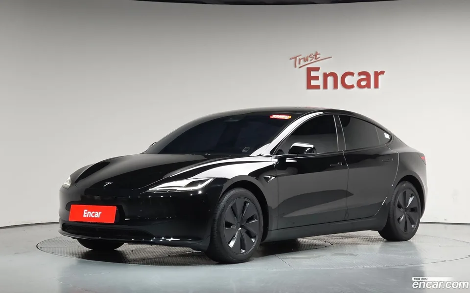 Tesla Model 3 2024