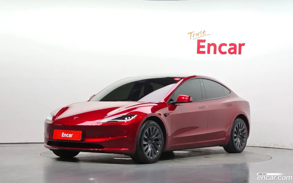Tesla Model 3 2024