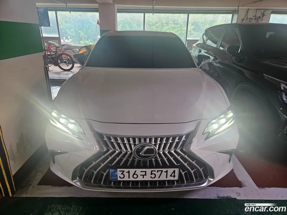 Lexus ES 300h 2026