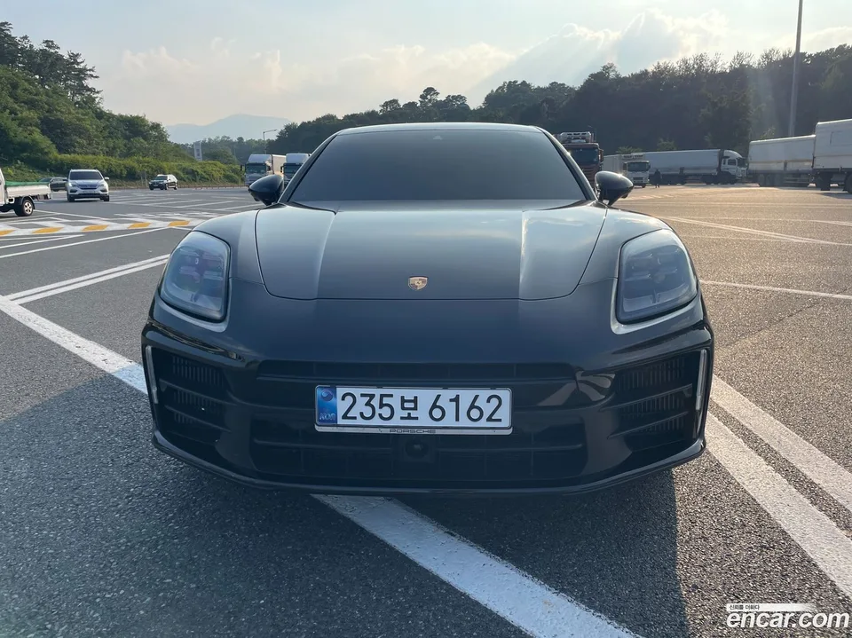 Porsche Panamera (976) 2024