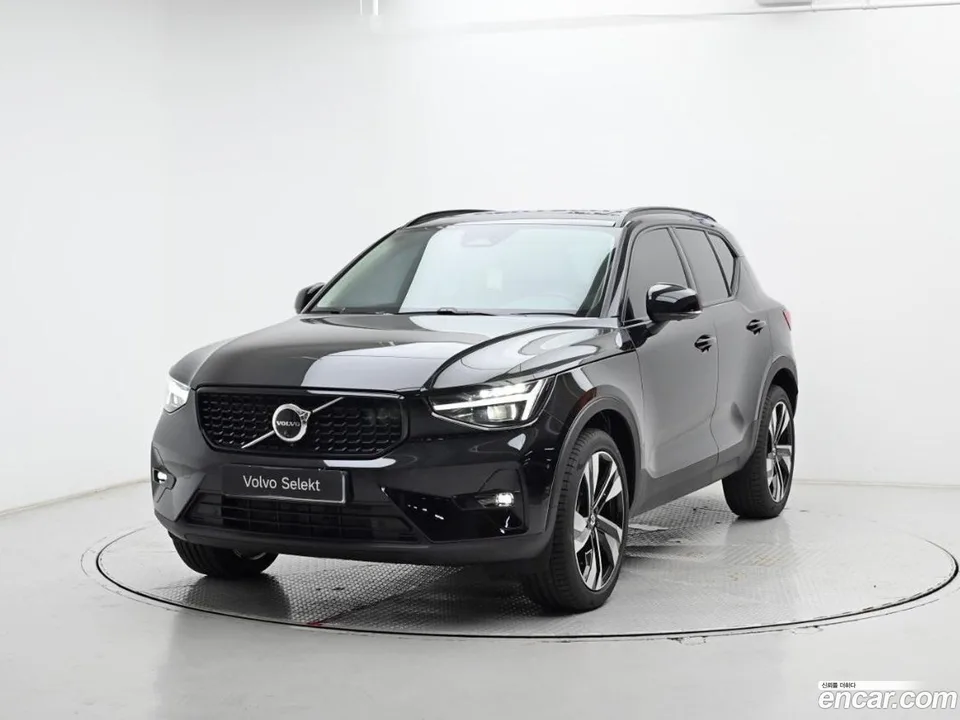 Volvo XC40 2026