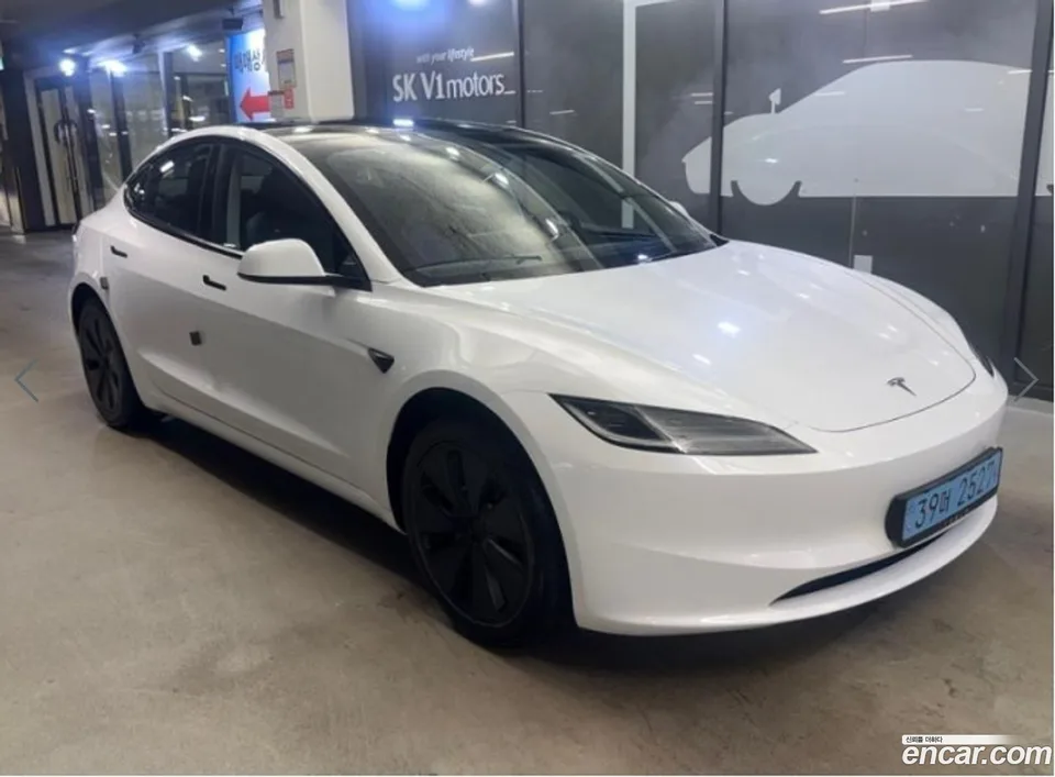 Tesla Model 3 2024