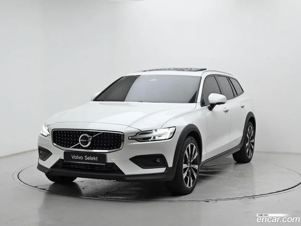 Volvo V60 Cross Country 2025