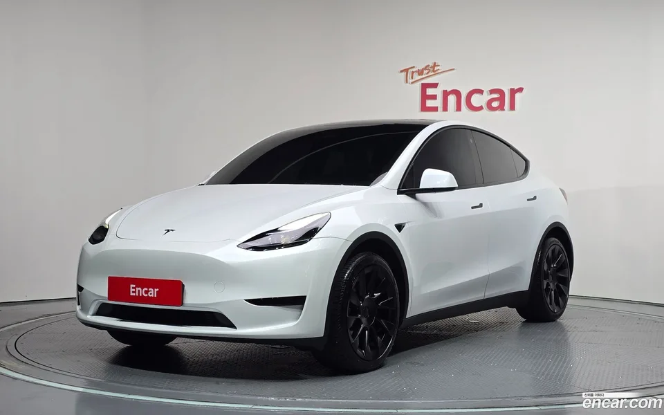 Tesla Model Y 2024