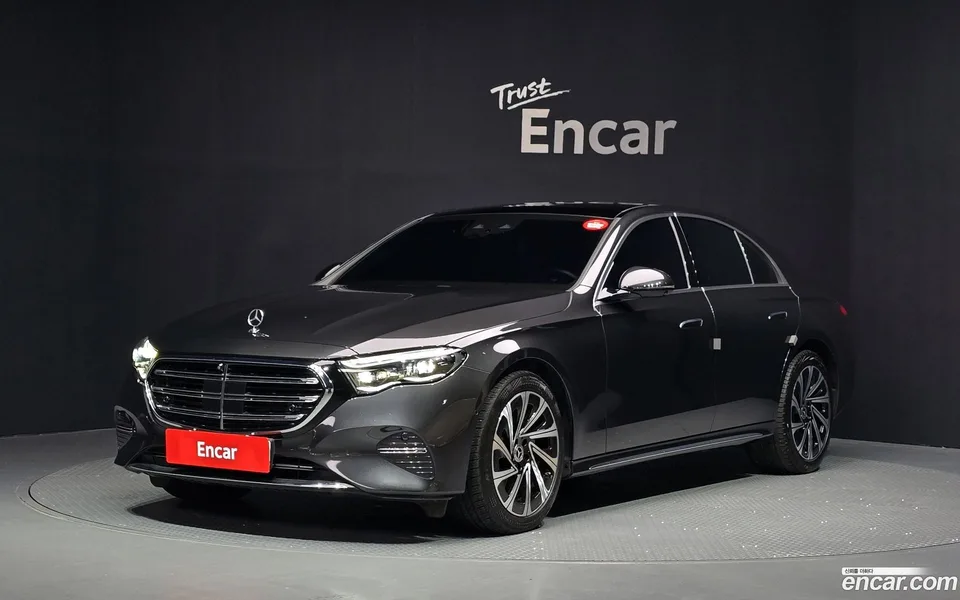 Mercedes-Benz E-Class 2024