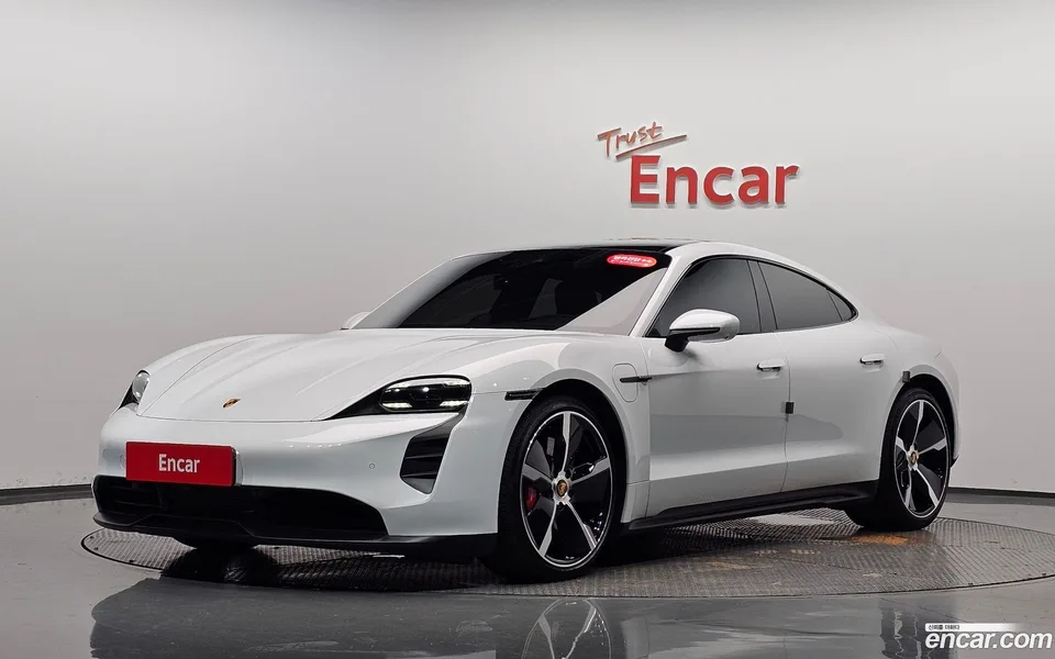 Porsche Taycan 2023