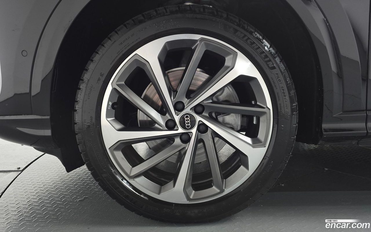 Audi Q5 (80A) 2025 — 2
