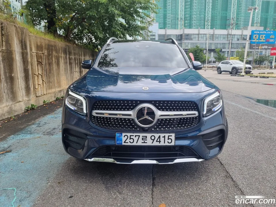Mercedes-Benz GLB-Class 2023