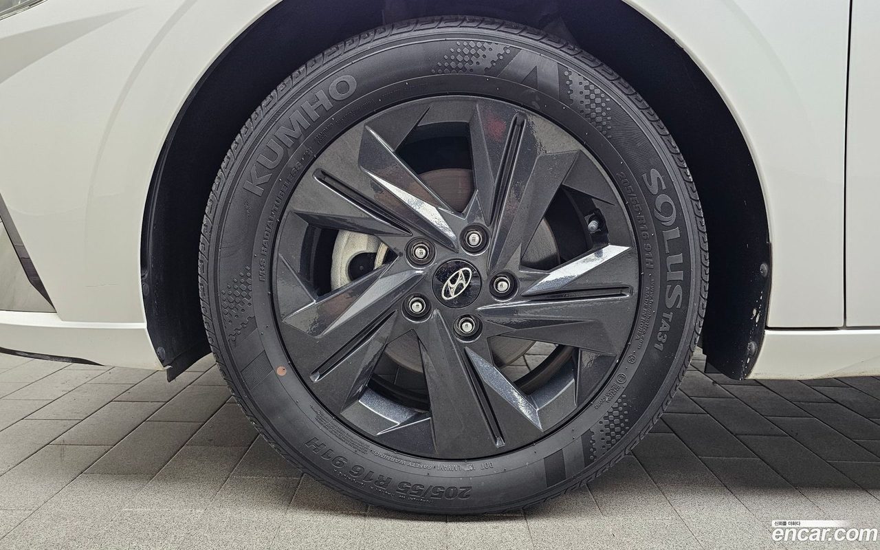 Hyundai Avante Hybrid 2023 — 2
