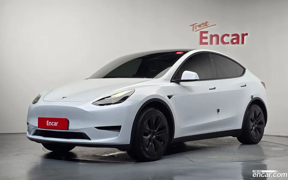 Tesla Model Y 2024