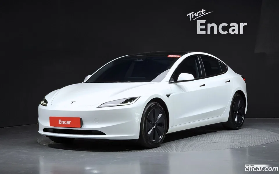 Tesla Model 3 2024