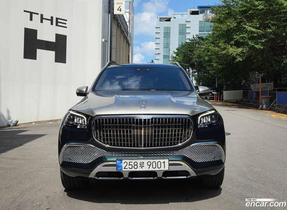 Mercedes-Benz GLS-Class 2023