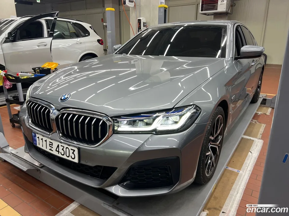 BMW 5 Series 2023