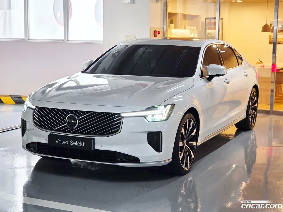 Volvo S90 2025
