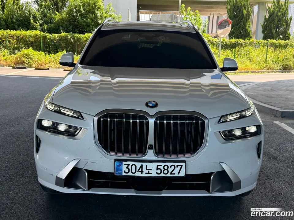 BMW X7 2025
