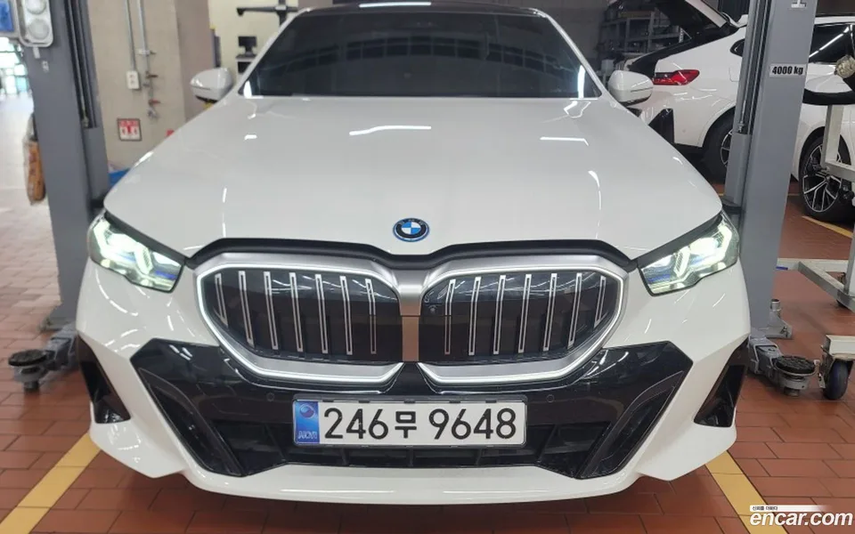 BMW 5 Series 2025