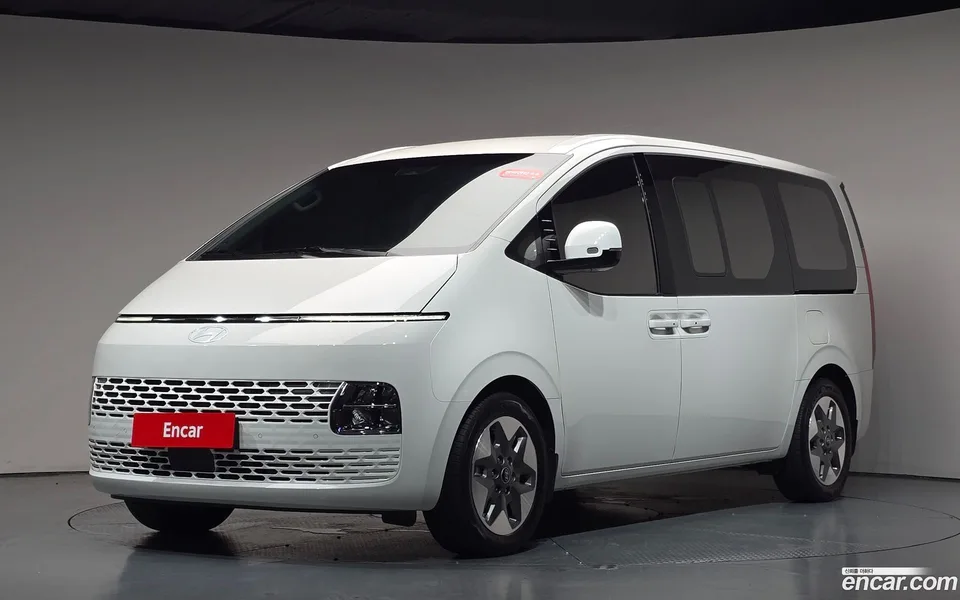 Hyundai Staria 2025