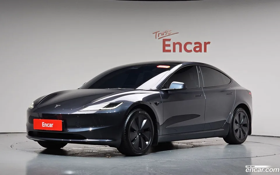 Tesla Model 3 2025