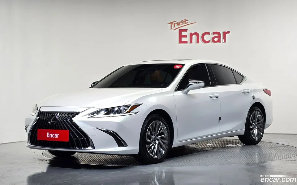 Lexus ES 300h 2023