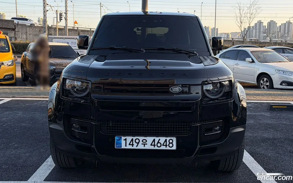 Land Rover Defender 2023