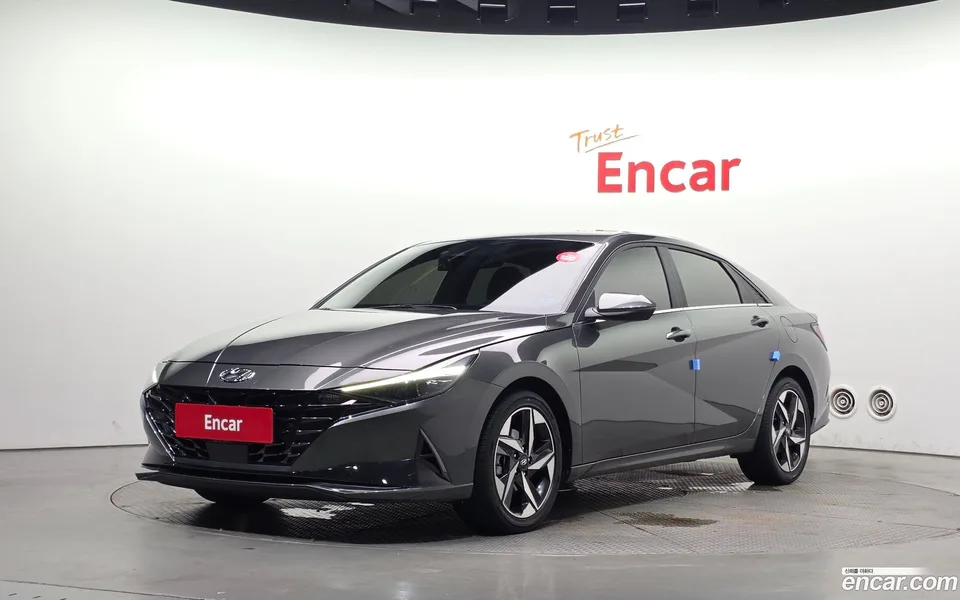 Hyundai Avante Hybrid 2022