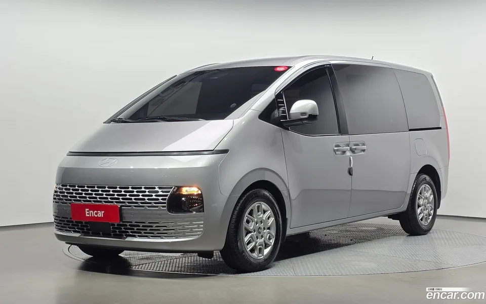 Hyundai Staria 2025