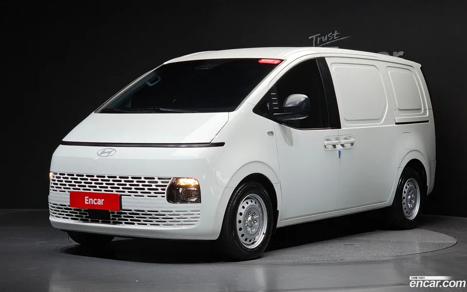 Hyundai Staria 2025