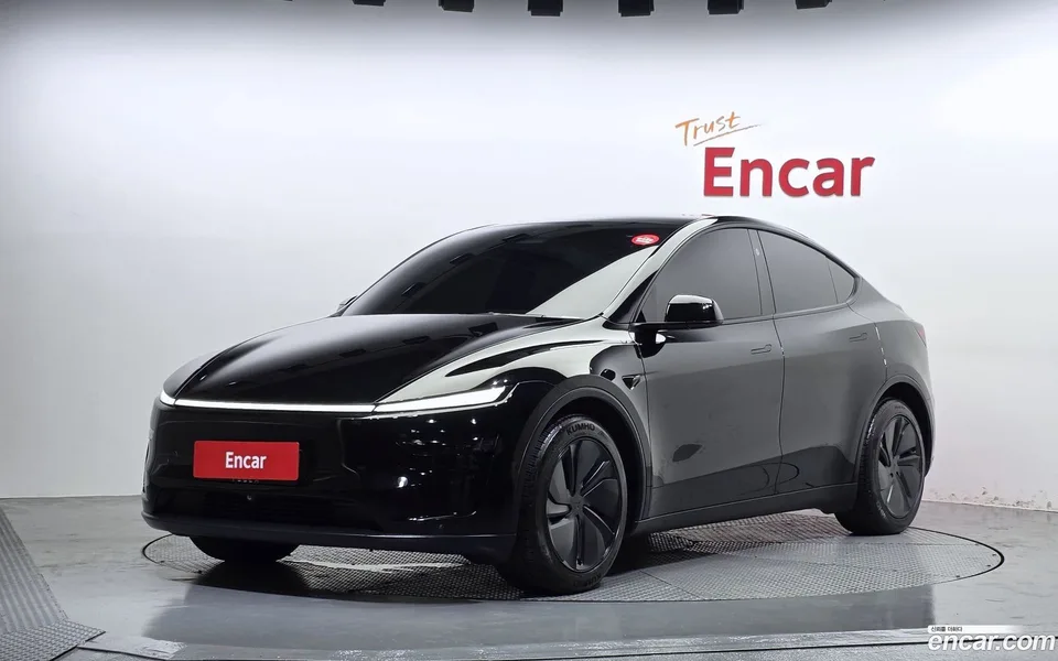 Tesla Model Y 2025