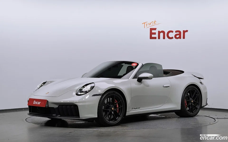 Porsche 911 (992) 2025