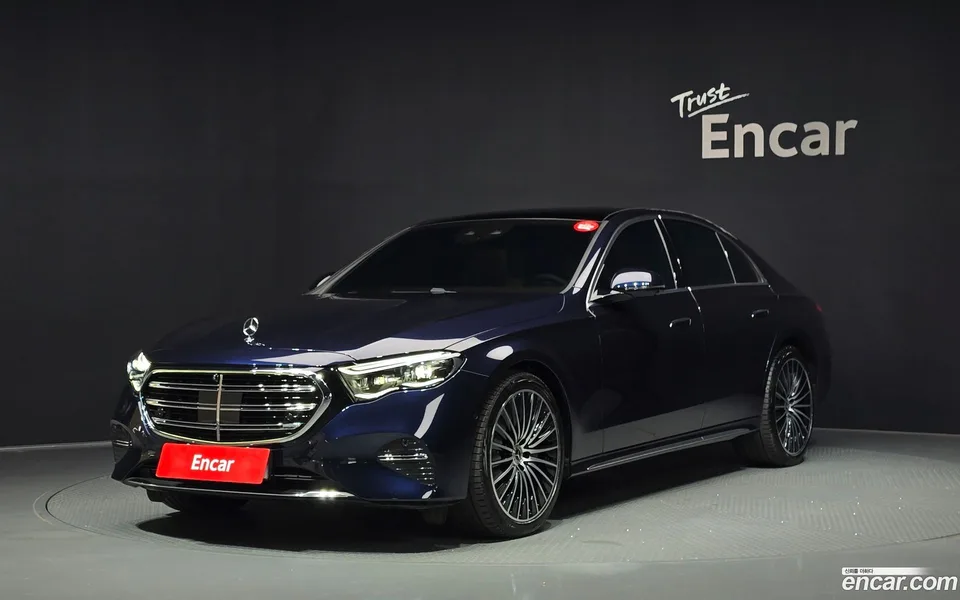 Mercedes-Benz E-Class 2024