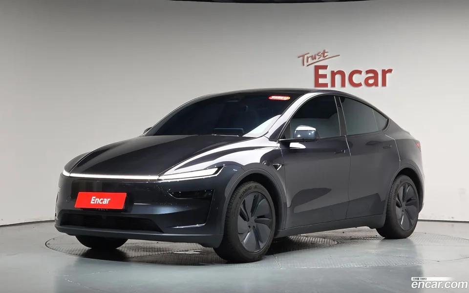 Tesla Model Y 2025