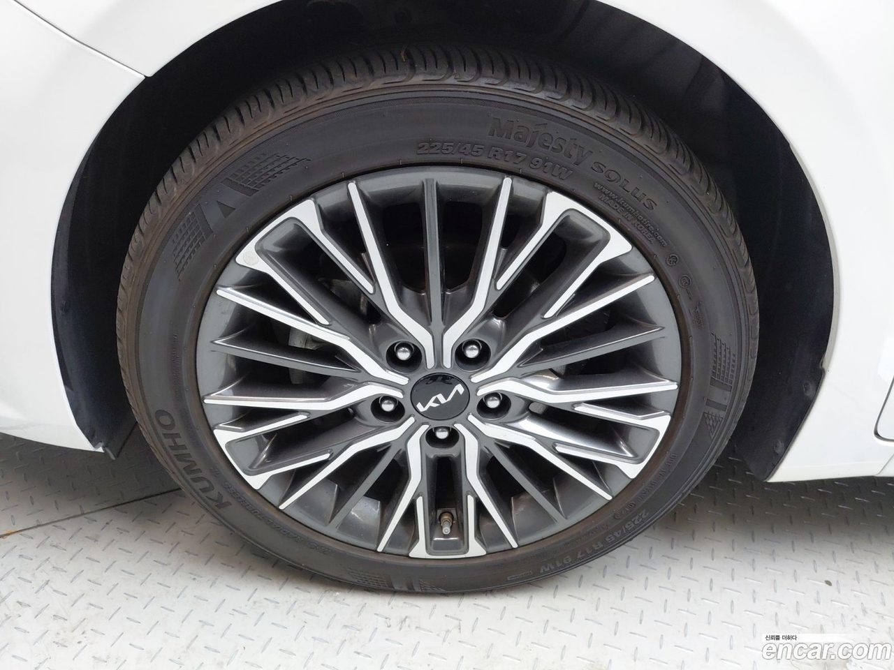 Kia K3 2023 — 2