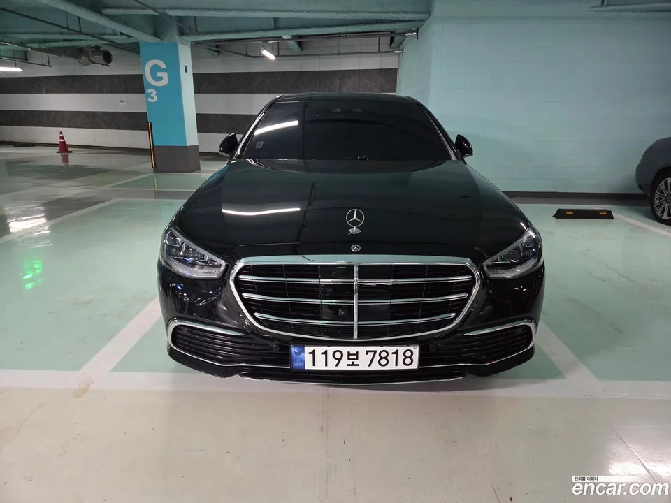 Mercedes-Benz S-Class 2024