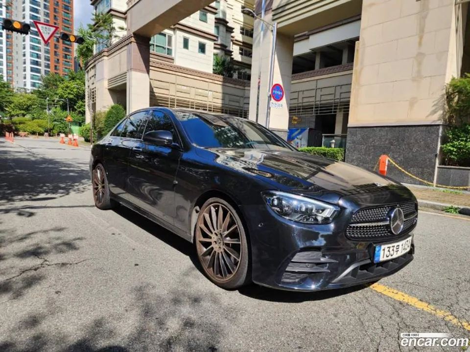 Mercedes-Benz E-Class 2023