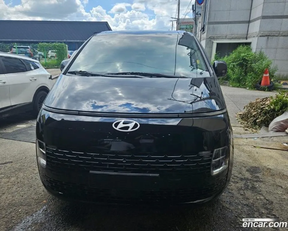 Hyundai Staria 2025