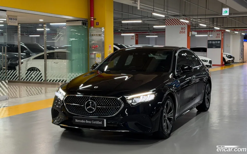 Mercedes-Benz E-Class 2024