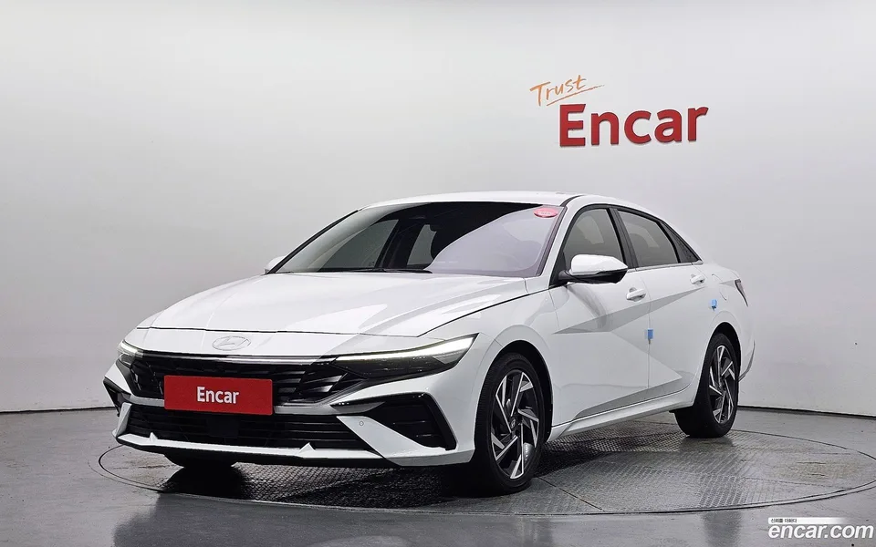 Hyundai Avante CN7 Hybrid 2024