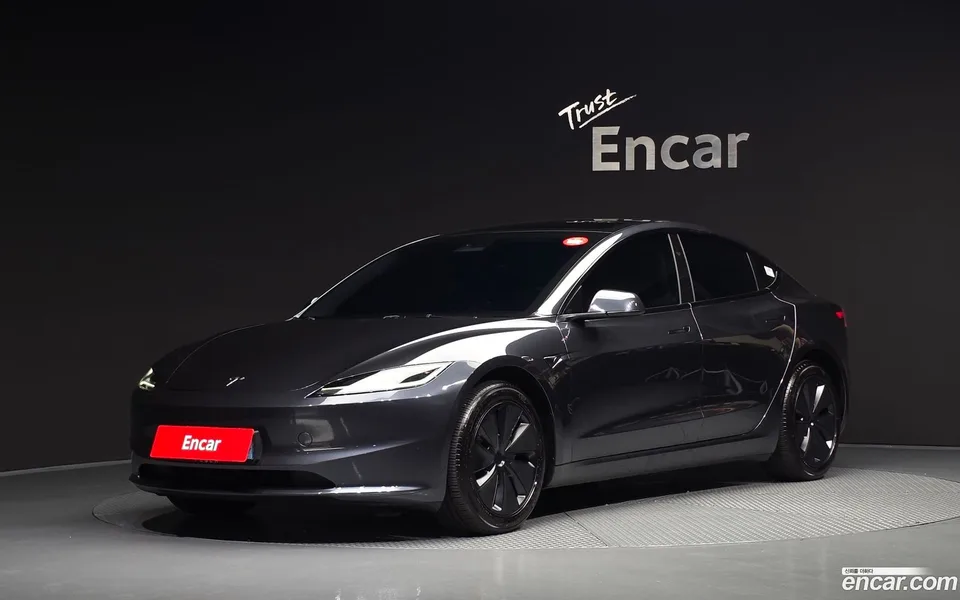 Tesla Model 3 2025