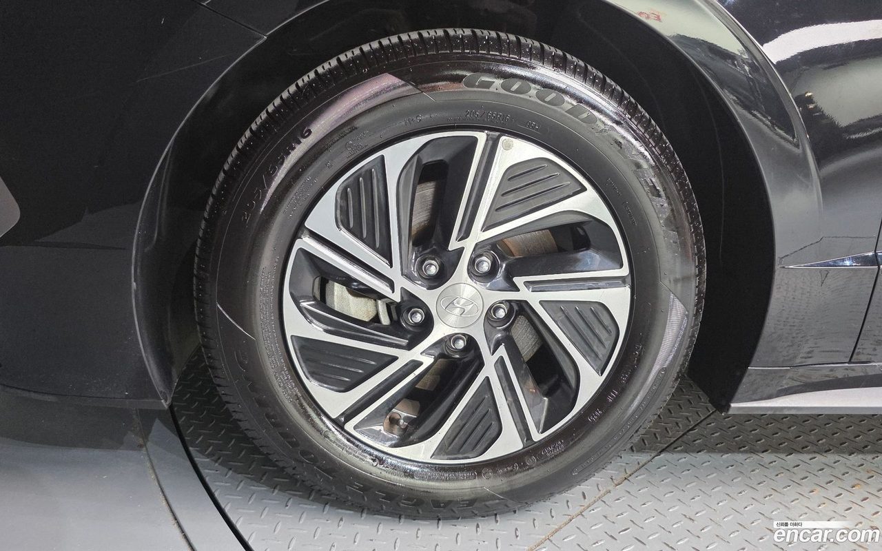Hyundai Sonata Hybrid 2022 — 5