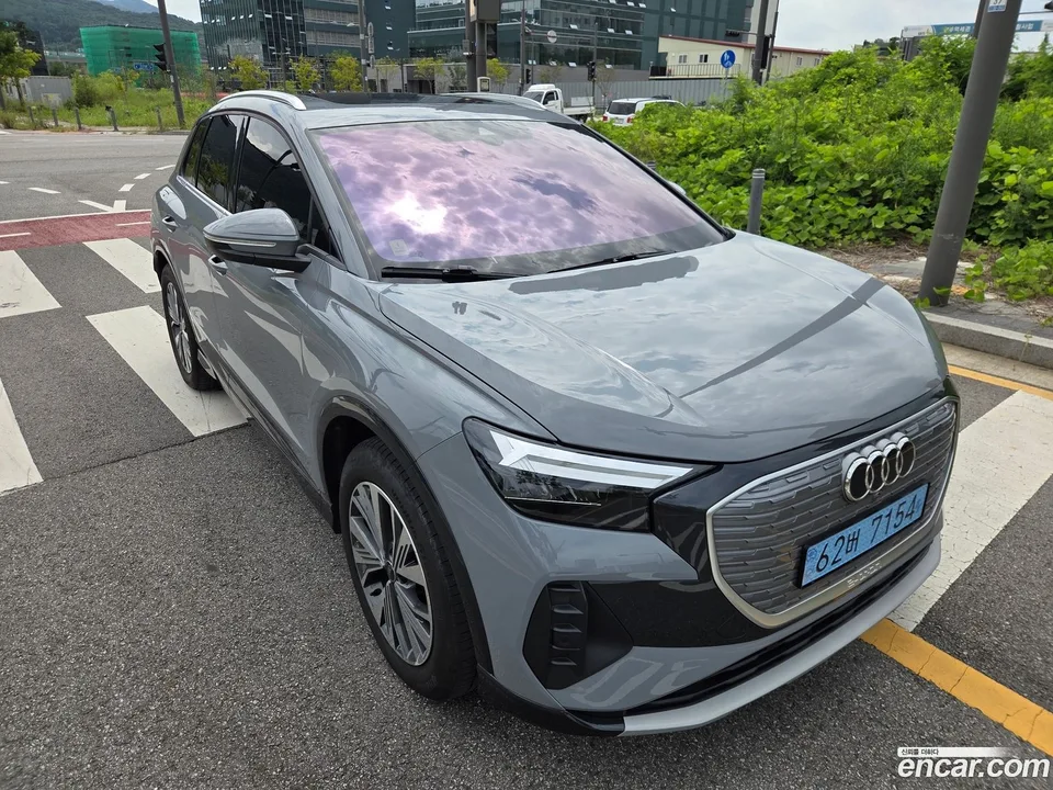 Audi Q4 e-tron 2025