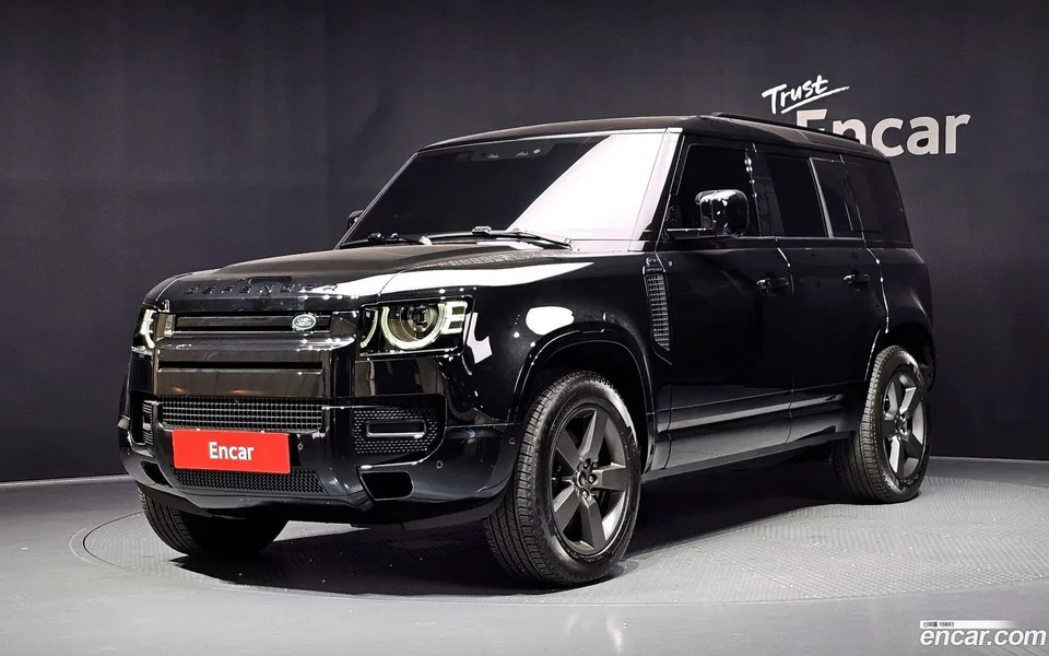 Land Rover Defender 2025