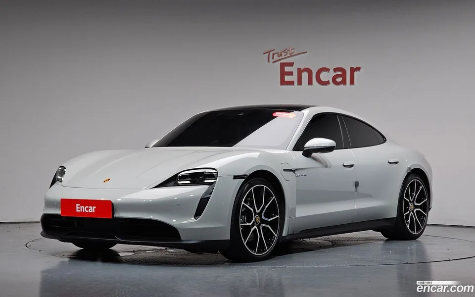 Porsche Taycan 2022