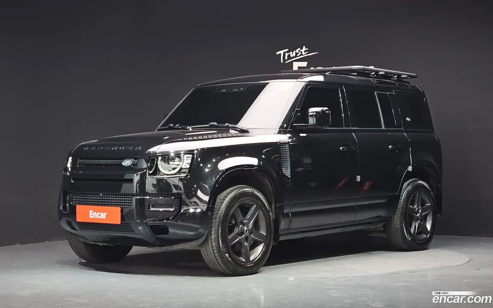 Land Rover Defender 2024